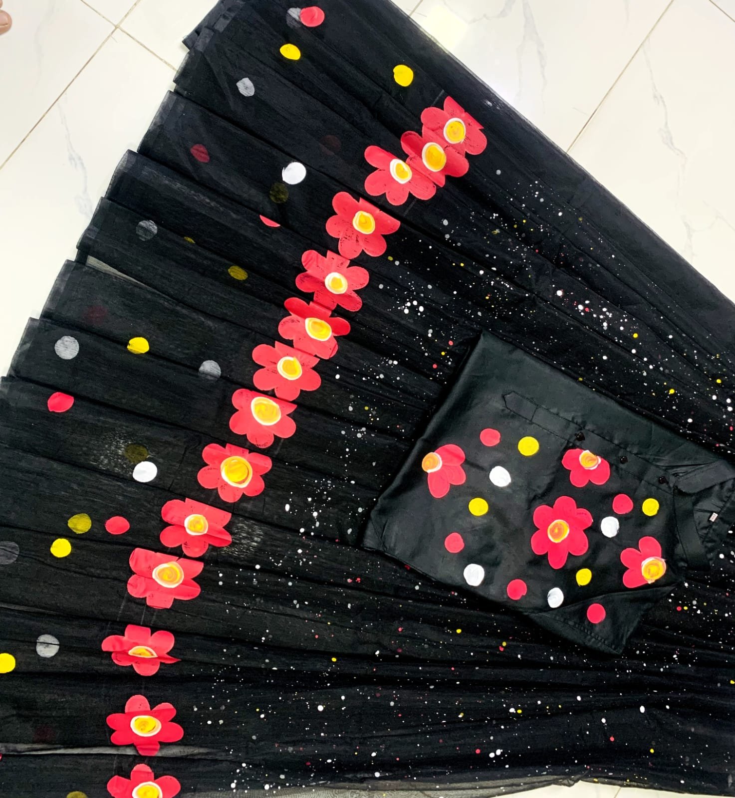 কাপল স্টাইলে এবার আসুক আলাদা ছোঁয়া!